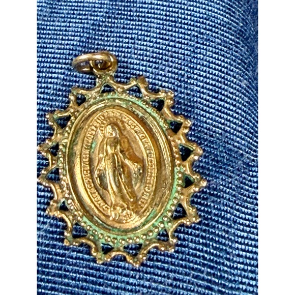 BLI Jewelry - Vintage 12KT Gold Filled Miraculous Medal Virgin Mary Pendant Ornate Scalloped